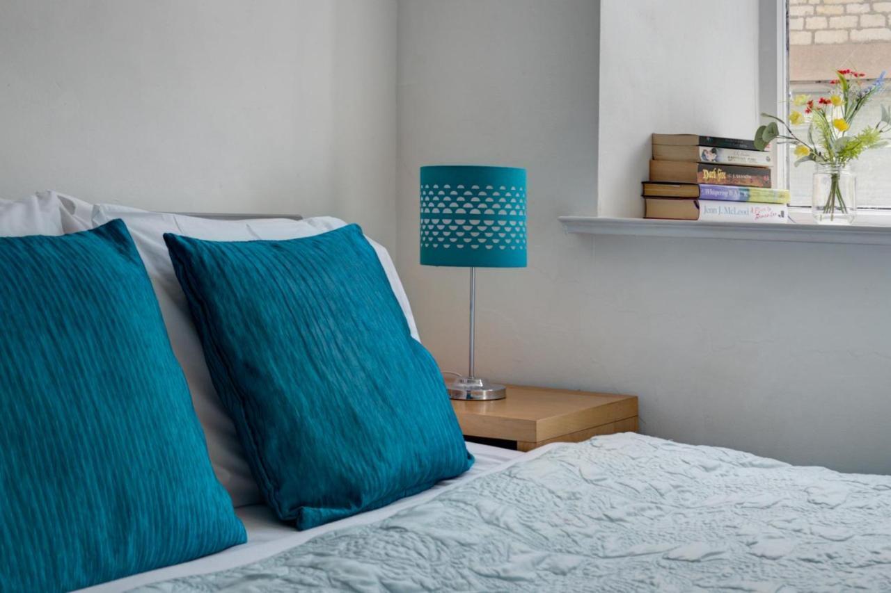 The Shop By Treetop Property Cirencester Esterno foto