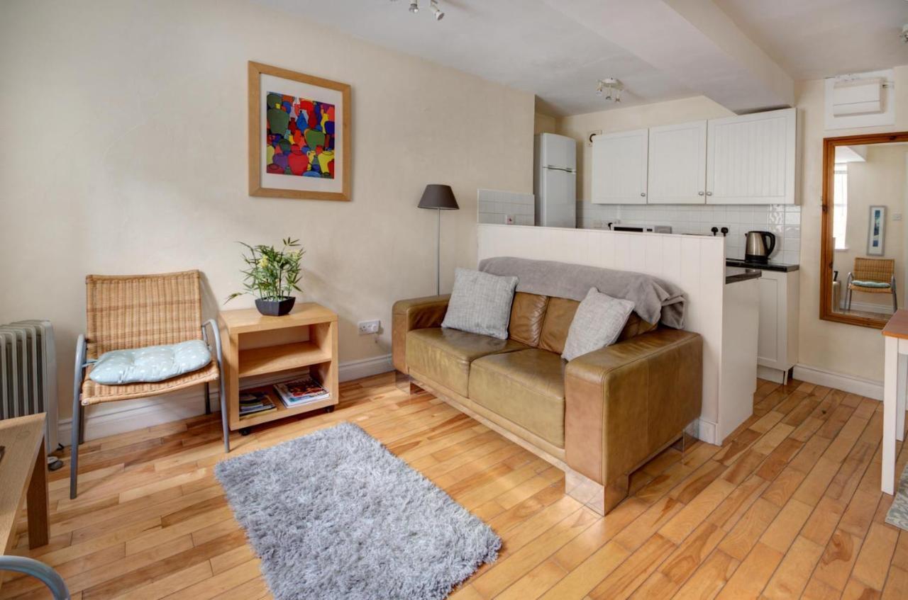The Shop By Treetop Property Cirencester Esterno foto